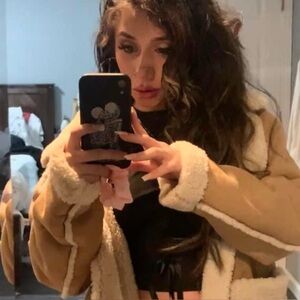 Meet your Posher, Val